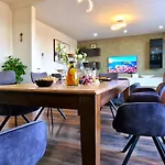 Eight8holiday With Heated Pool Near Split *