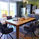 Villa Eight8holiday With Heated Pool Near Split