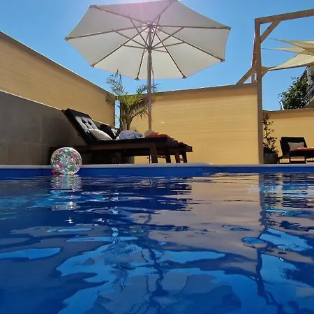 Eight8holiday With Heated Pool Near Split Kastela