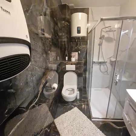 Eight8holiday With Heated Pool Near Split