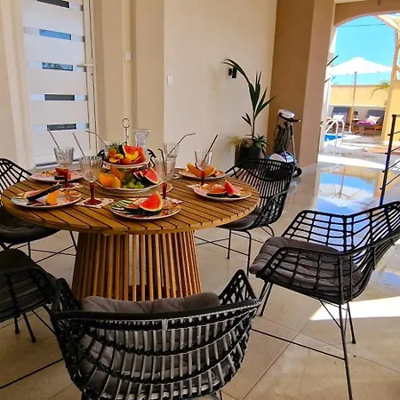 Villa Eight8holiday With Heated Pool Near Split