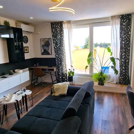 Eight8holiday With Heated Pool Near Split *