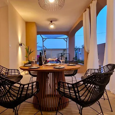 Eight8holiday With Heated Pool Near Split Kastela