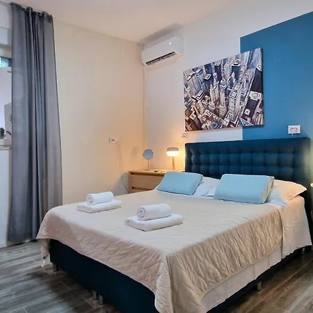 Eight8holiday With Heated Pool Near Split