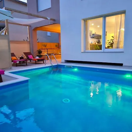 Eight8holiday With Heated Pool Near Split Villa