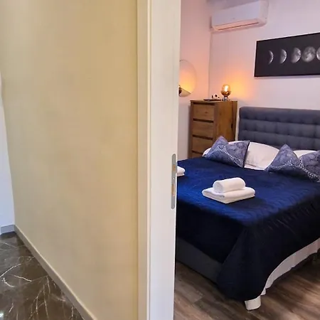 Eight8holiday With Heated Pool Near Split