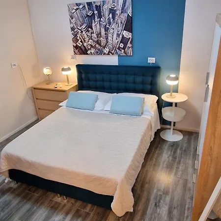 Villa Eight8holiday With Heated Pool Near Split