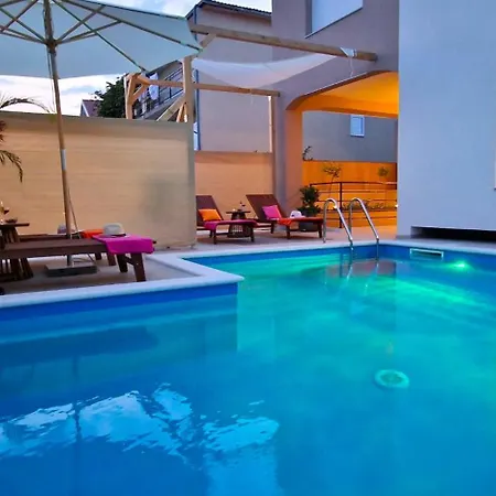 Villa Eight8holiday With Heated Pool Near Split *