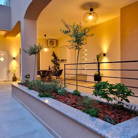 Villa Eight8holiday With Heated Pool Near Split Kastela