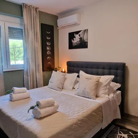 Villa Eight8holiday With Heated Pool Near Split Kastela