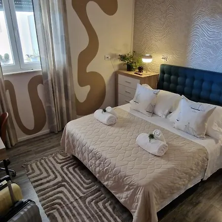 Eight8holiday With Heated Pool Near Split *