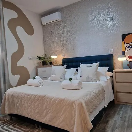 Eight8holiday With Heated Pool Near Split * Kastela