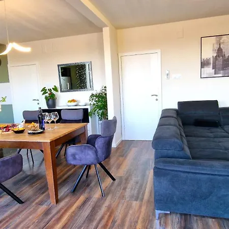 Eight8holiday With Heated Pool Near Split * Kastela