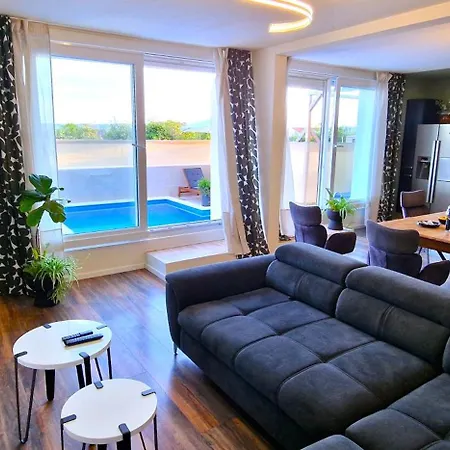 Villa Eight8holiday With Heated Pool Near Split *
